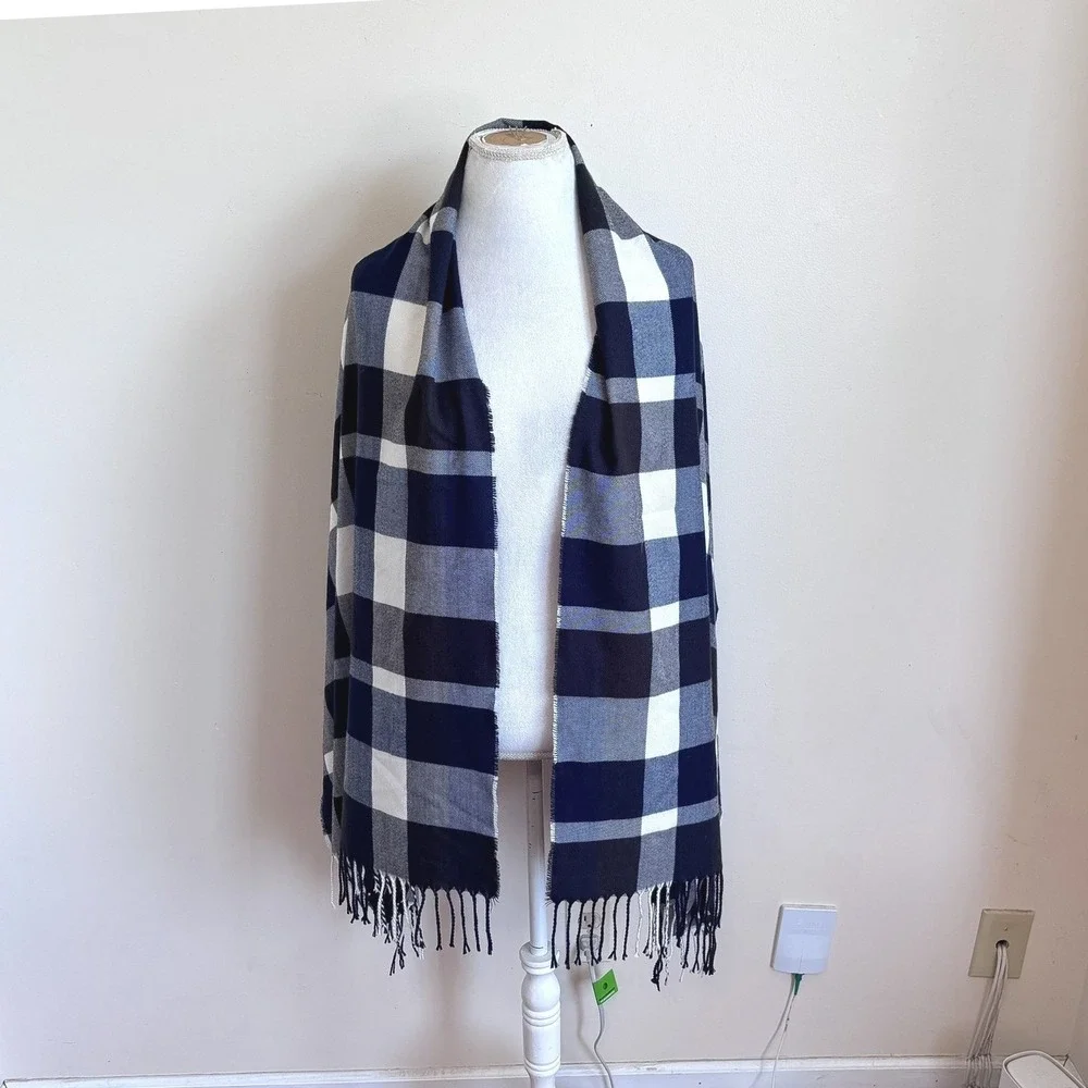 Plush Buffalo Plaid Scarf Wrap Shawl One Size Blue White Fringe Cozy 26X72